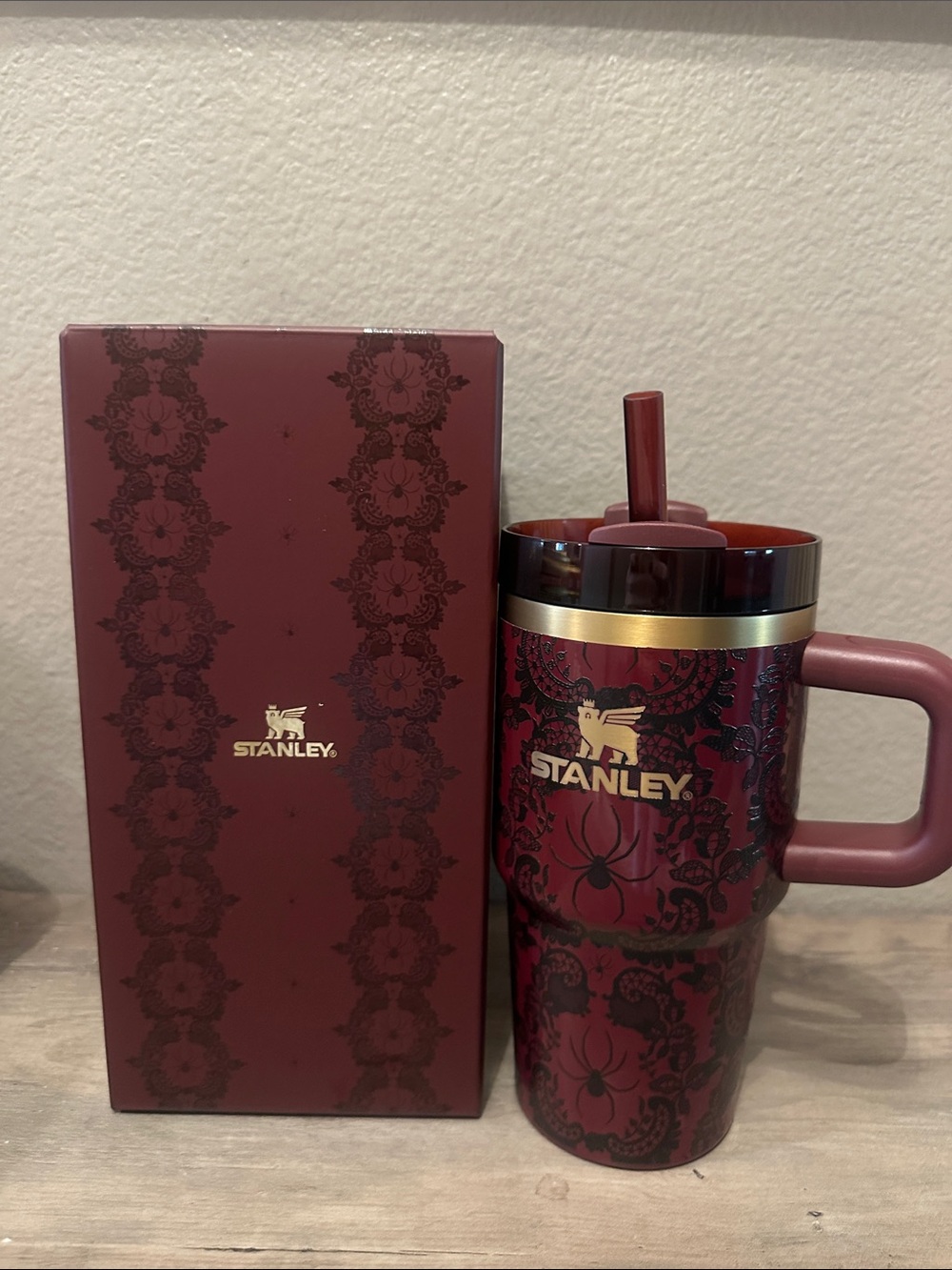 New! Halloween Quencher® H2.0 Flowstate™ Tumbler